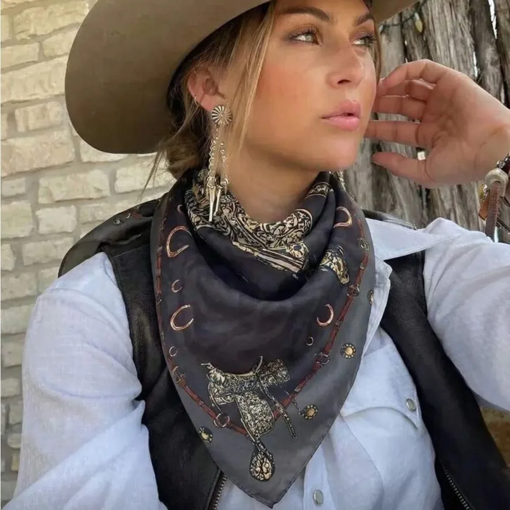 Saddle Design scarf S105